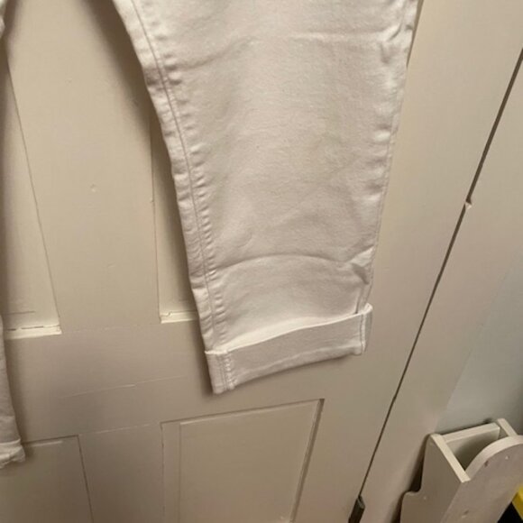 Simply Vera Wang Size 12 Roll Cuff Capri Jeans Soft Stretch White Denim Mid Rise - Picture 7 of 8